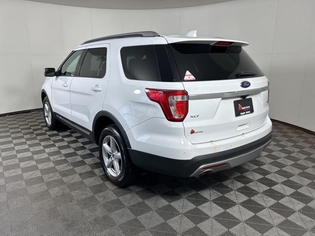 2017 Ford Explorer XLT photo 4