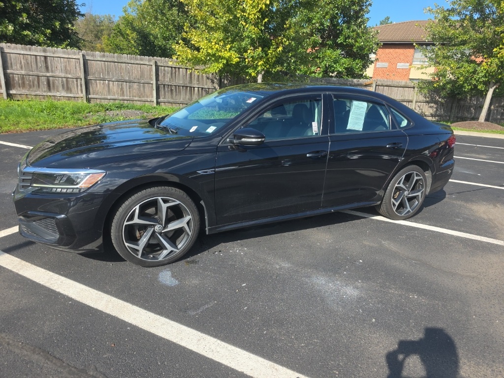 2020 Volkswagen Passat R-Line's photo