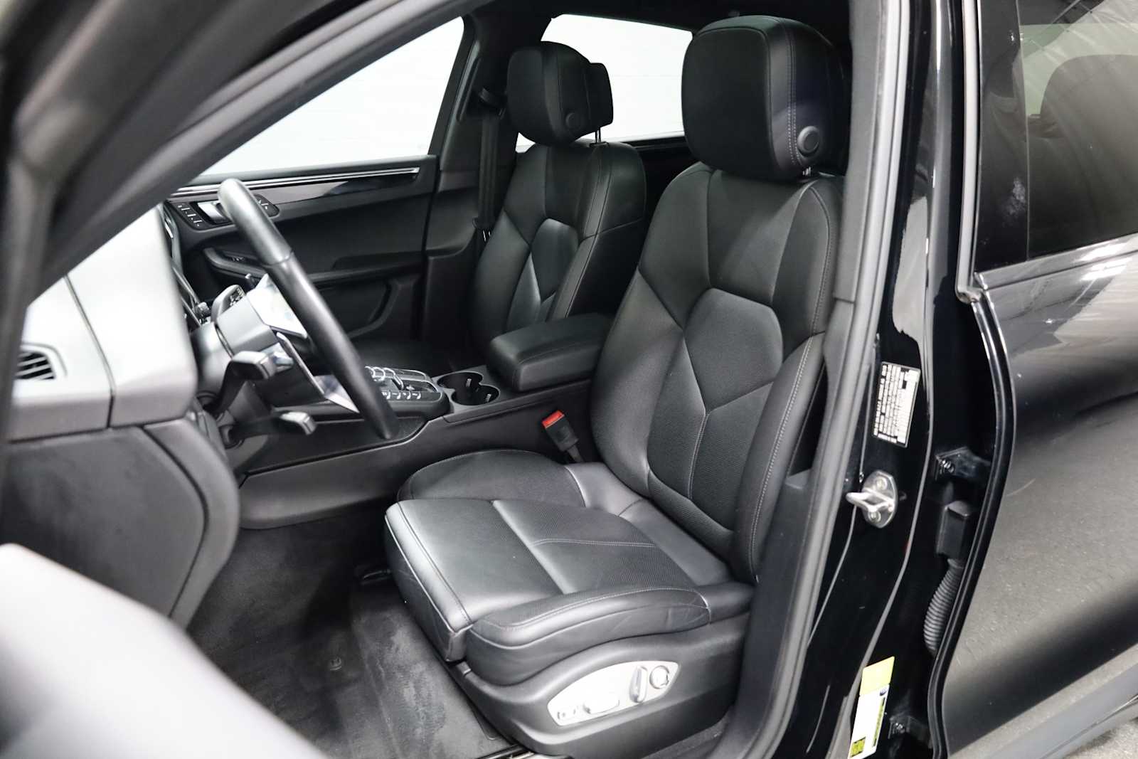 2018 Porsche Macan photo 4