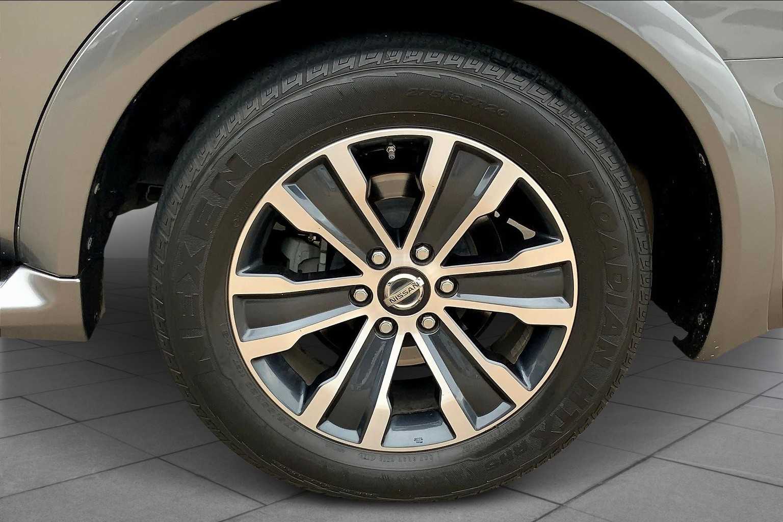 2020 Nissan Armada SL photo 9