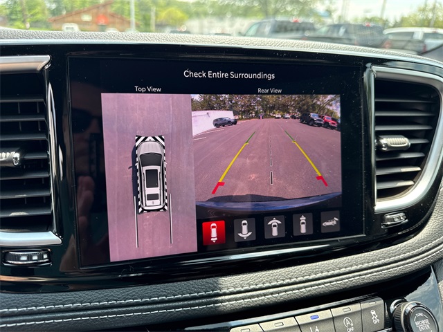 2025 Chrysler Pacifica Limited photo 4