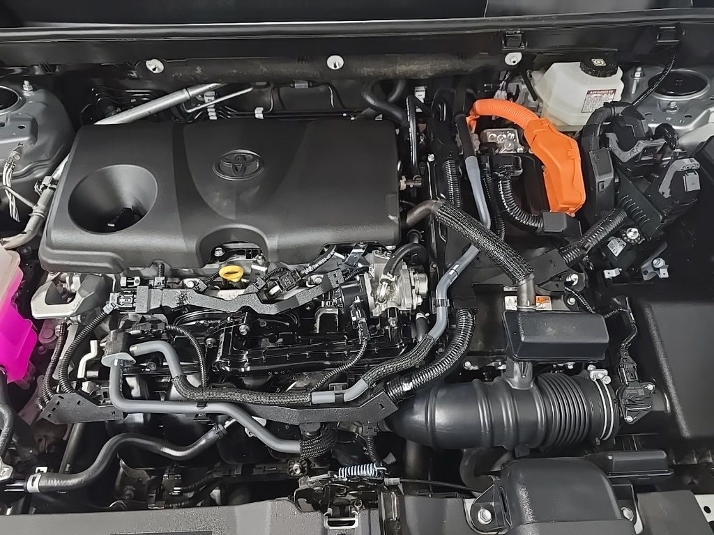 2024 Toyota RAV4 Hybrid XLE photo 12