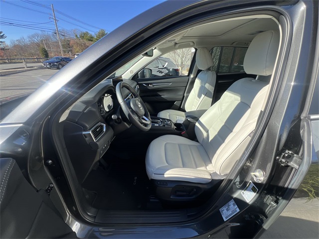 2025 Mazda CX-5 2.5 S Preferred photo 3