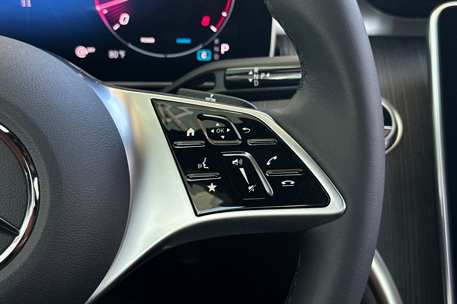 2025 Mercedes Benz C 300 photo 24