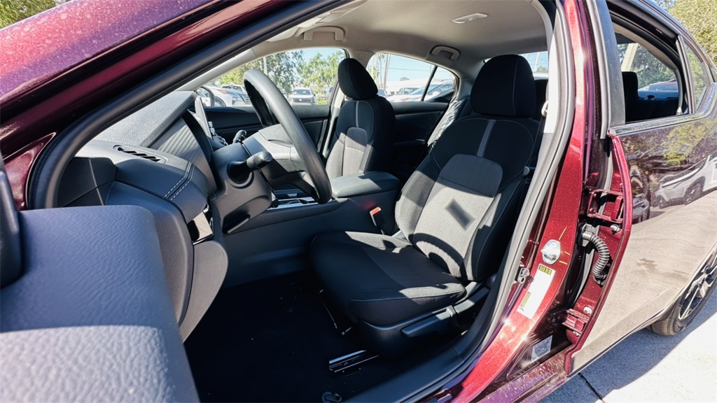 2025 Nissan Sentra SV photo 23