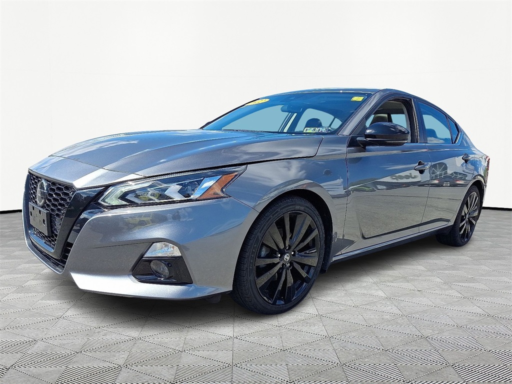 2022 Nissan Altima 2.5 SR photo 3