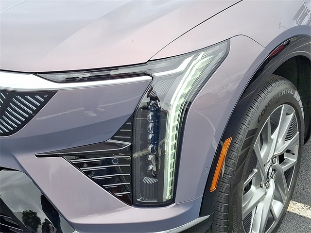 2025 Cadillac Optiq Luxury photo 9
