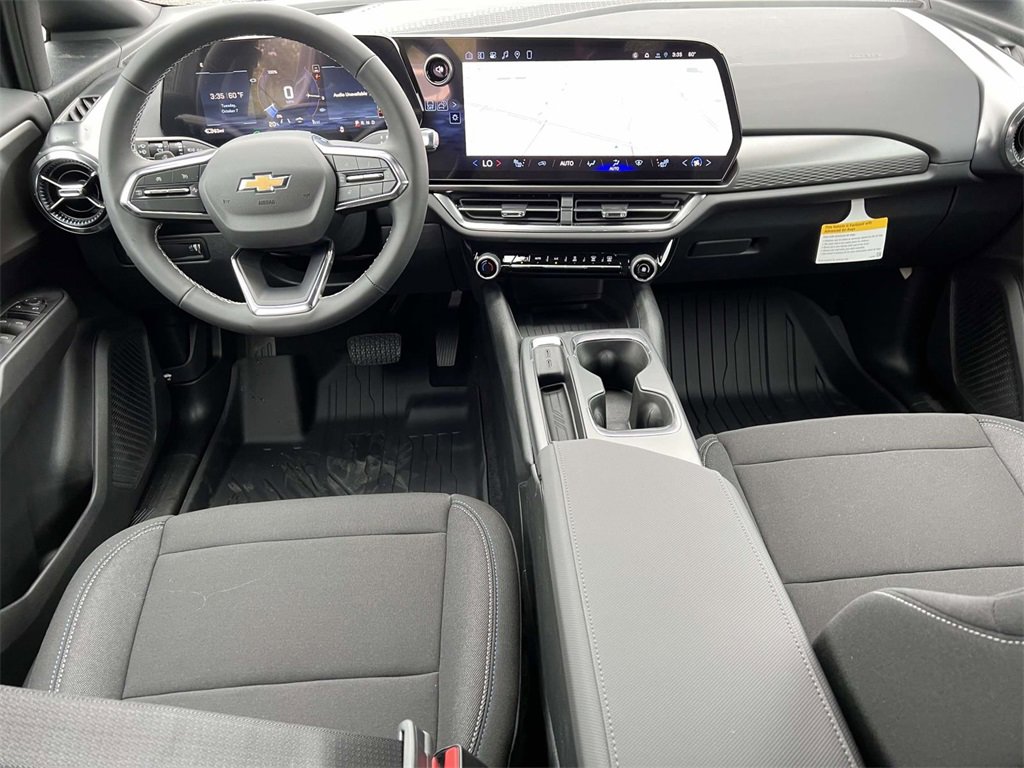 2026 Chevrolet Equinox EV 1LT photo 3