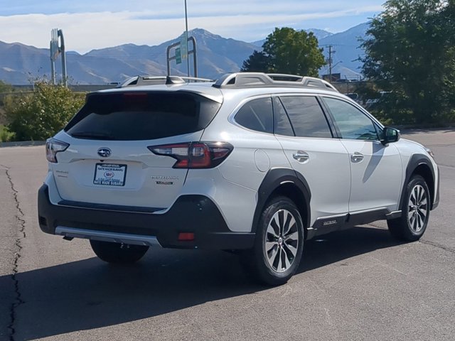 2025 Subaru Outback Touring photo 3