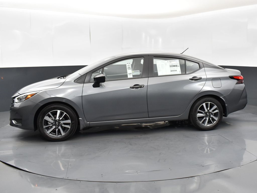 2025 Nissan Versa 1.6 S photo 4