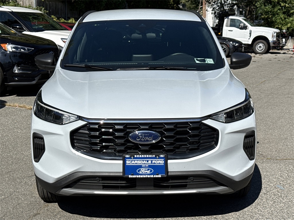 2025 Ford Escape ST-Line photo 2