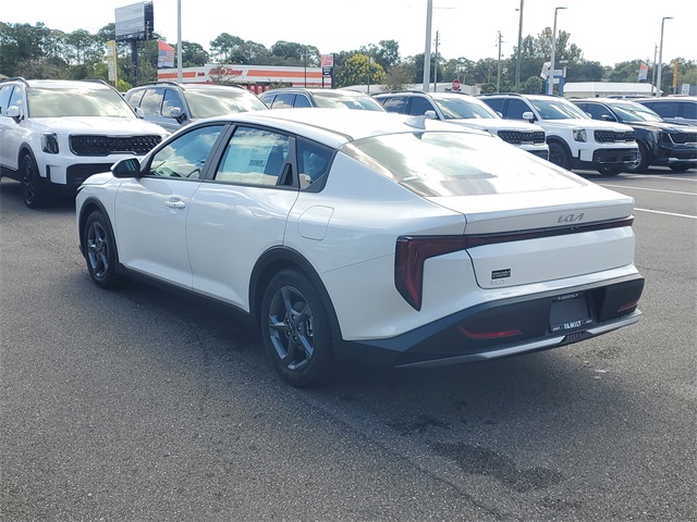2025 Kia K4 LXS photo 4