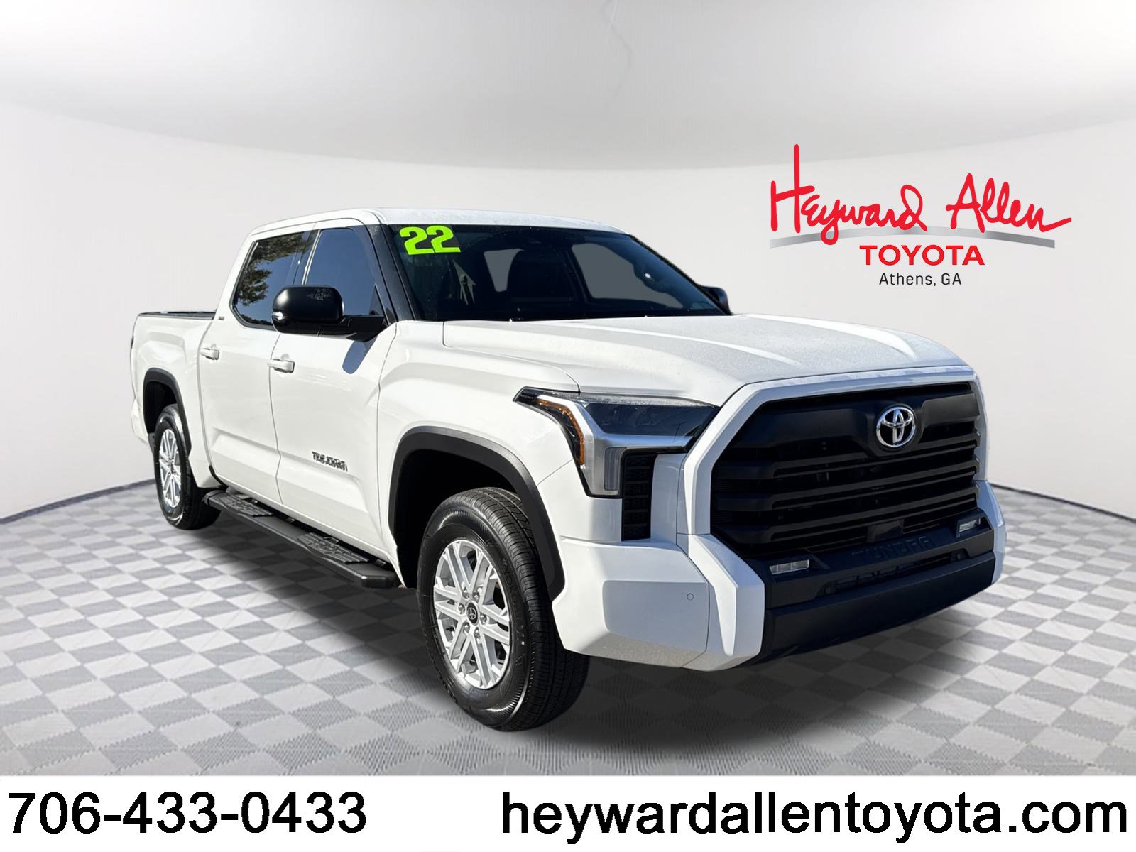2022 Toyota Tundra SR5's photo