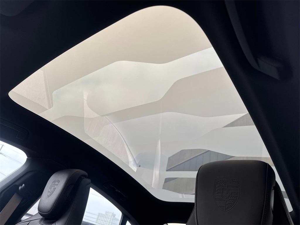 2024 Porsche Taycan 4S photo 20