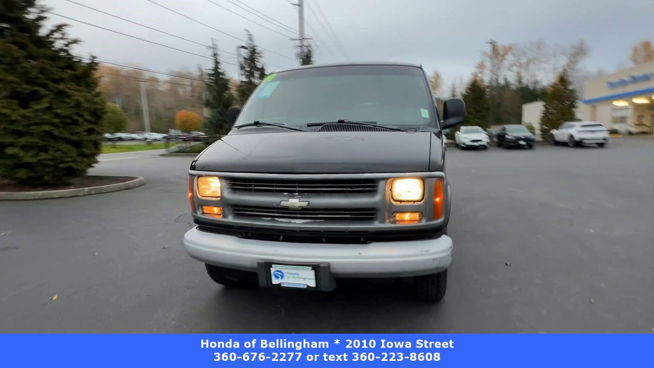 2002 Chevrolet Express Van Base photo 3