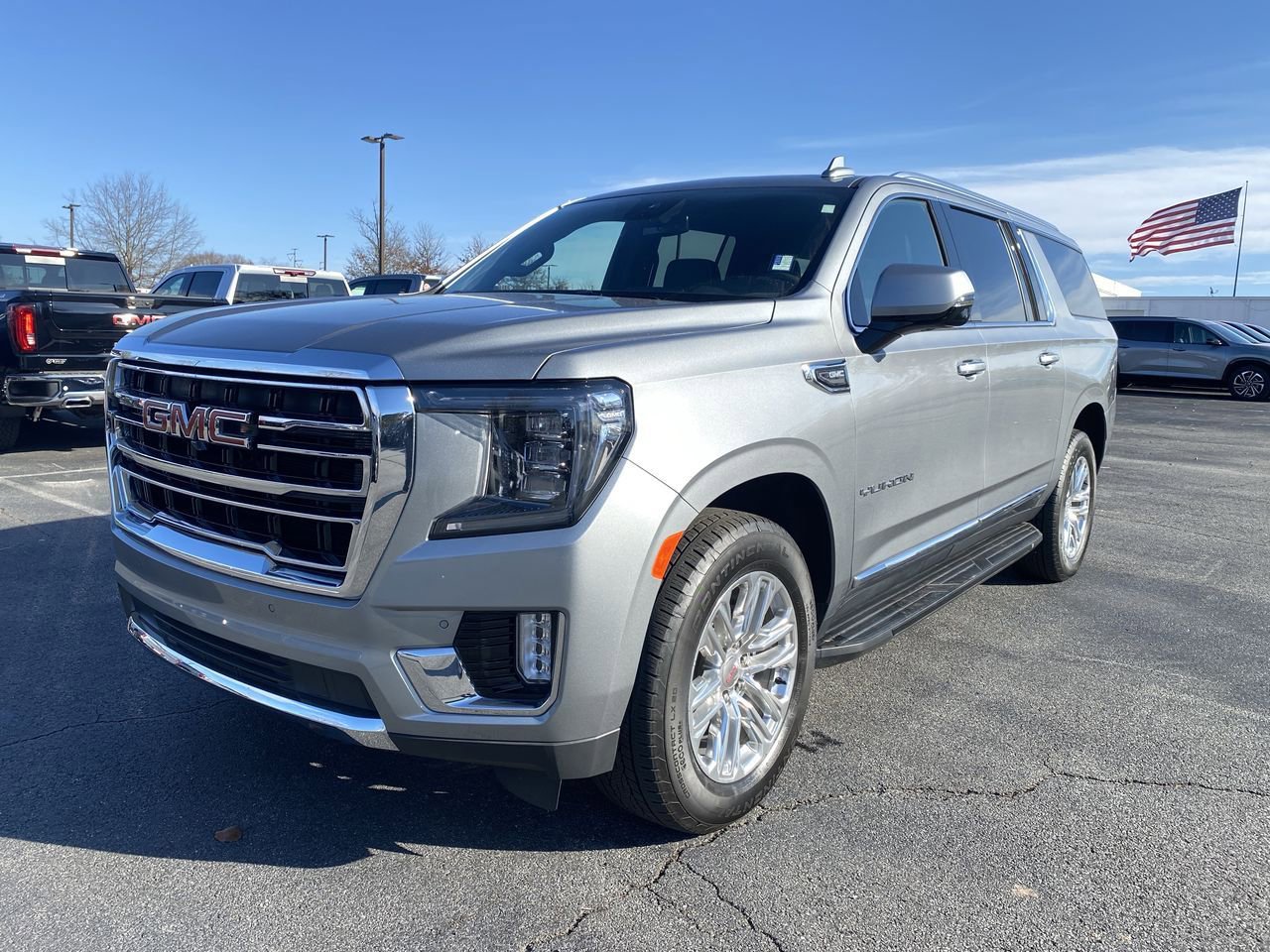 2023 GMC Yukon XL SLT's photo