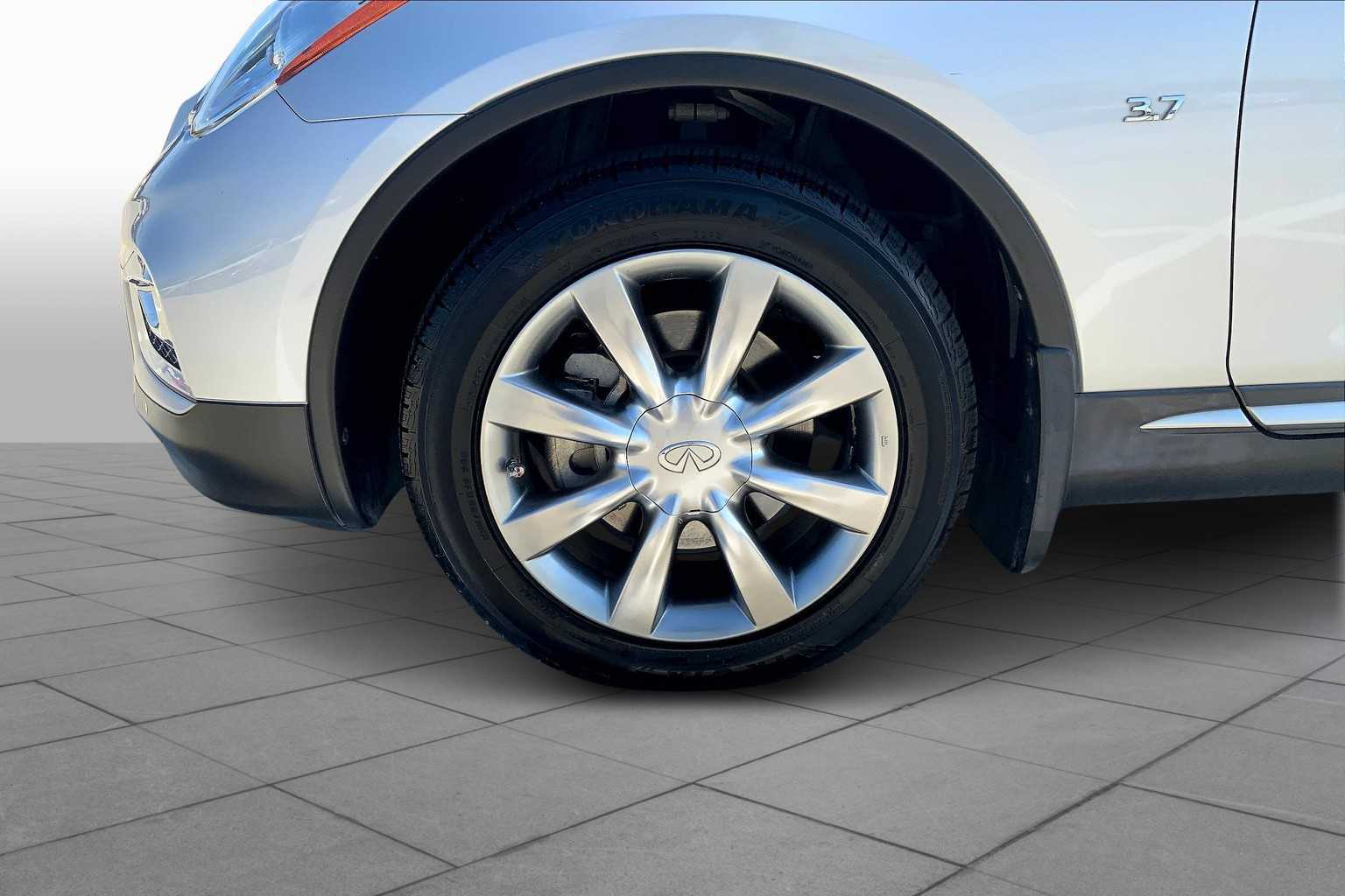 2017 Infiniti QX50 photo 9