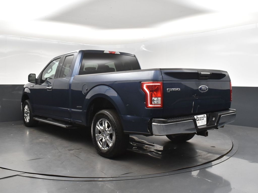 2017 Ford F-150 XLT photo 4