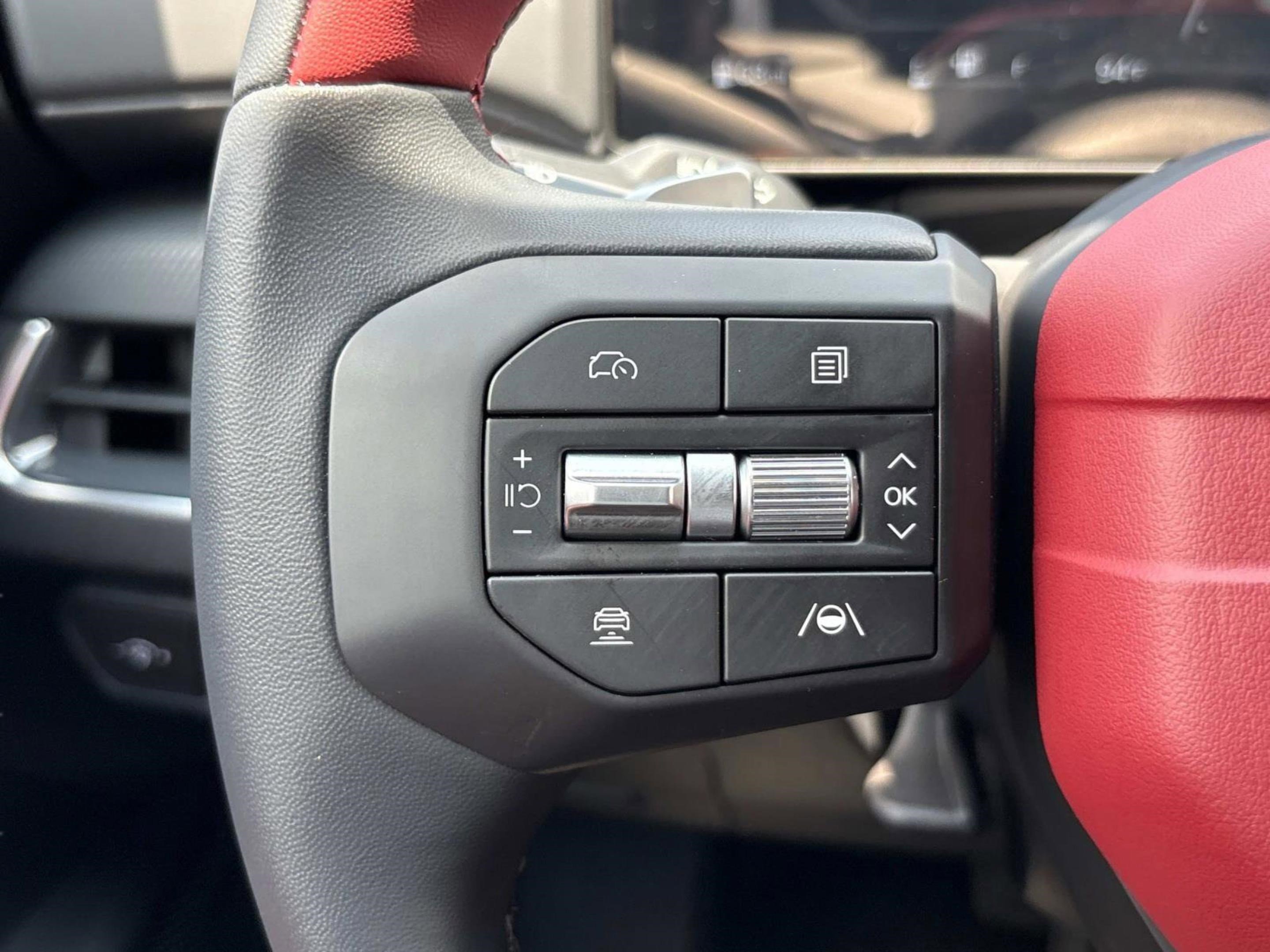 2025 Kia K4 GT-Line photo 24