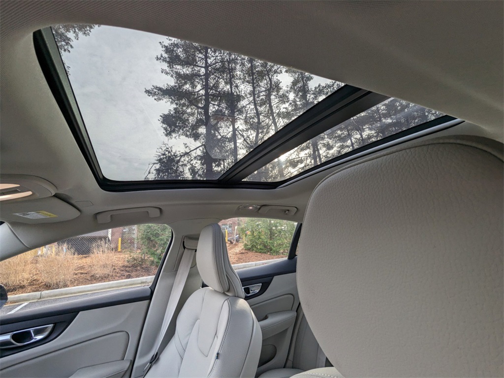 2024 Volvo S60 B5 Core photo 12