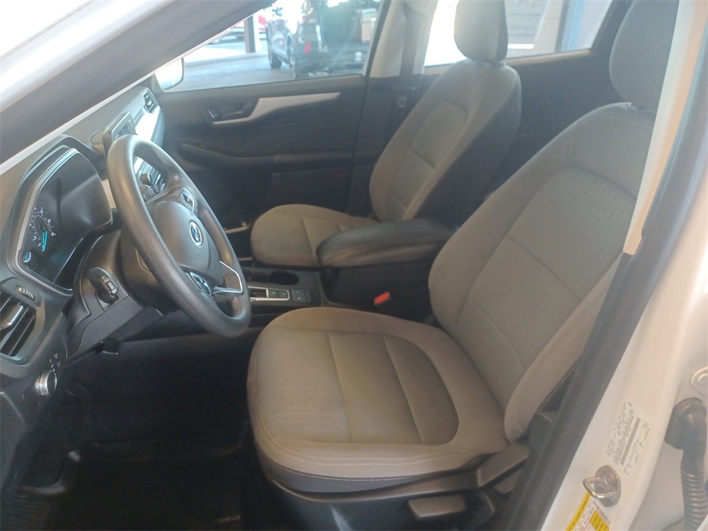 2022 Ford Escape S photo 10