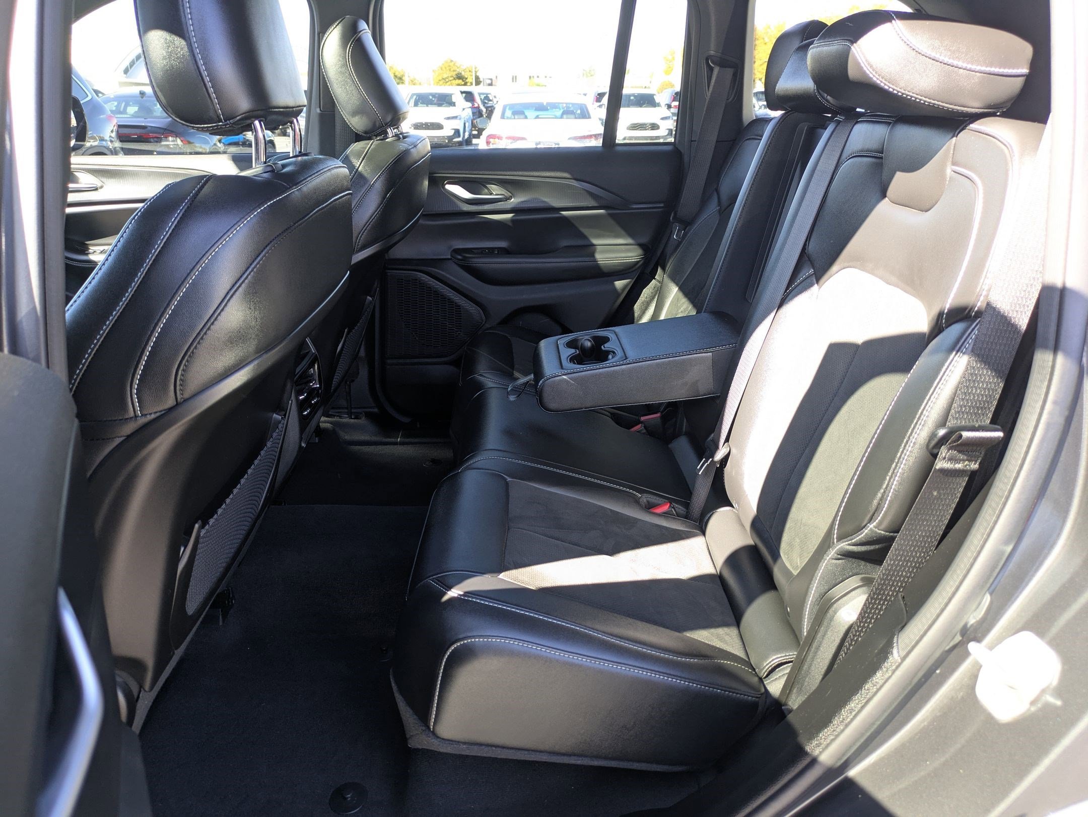 2023 Jeep Grand Cherokee Altitude photo 24