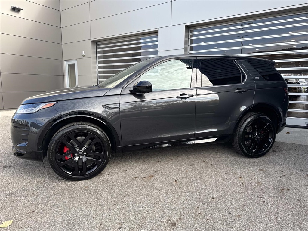 2025 Land Rover Discovery Sport SE photo 3