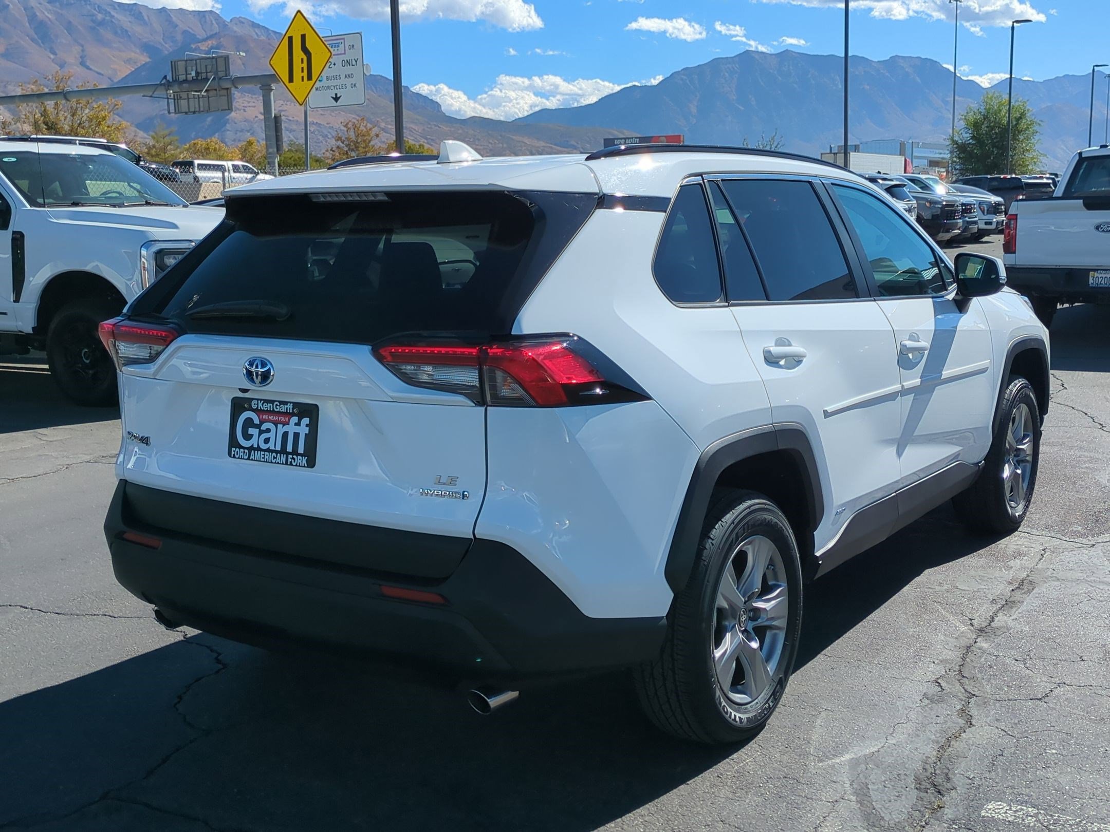 2024 Toyota RAV4 Hybrid LE photo 3