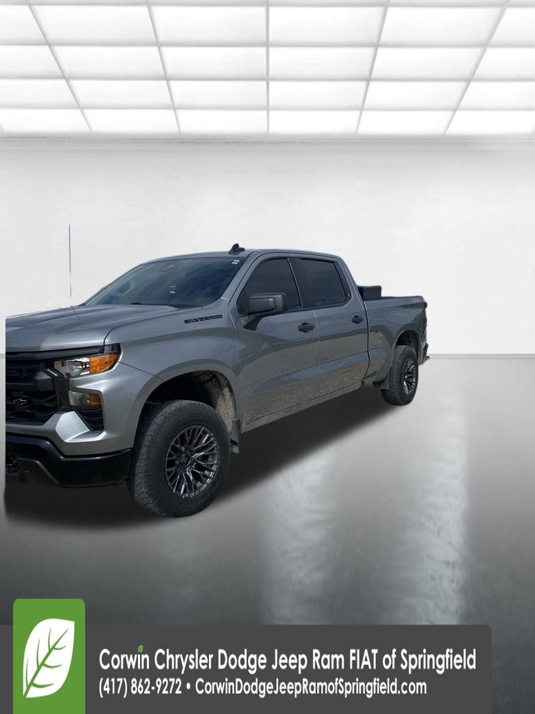 2024 Chevrolet Silverado 1500 photo 2