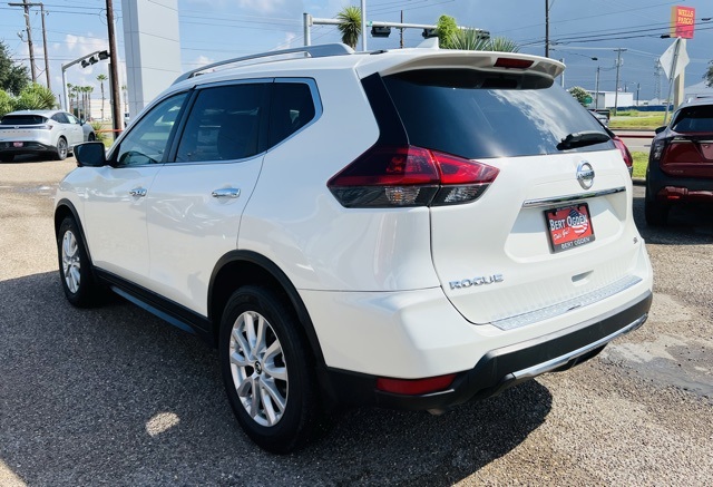 2018 Nissan Rogue SV photo 4