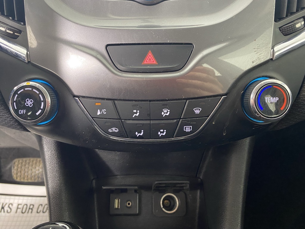 2018 Chevrolet Cruze LT photo 19