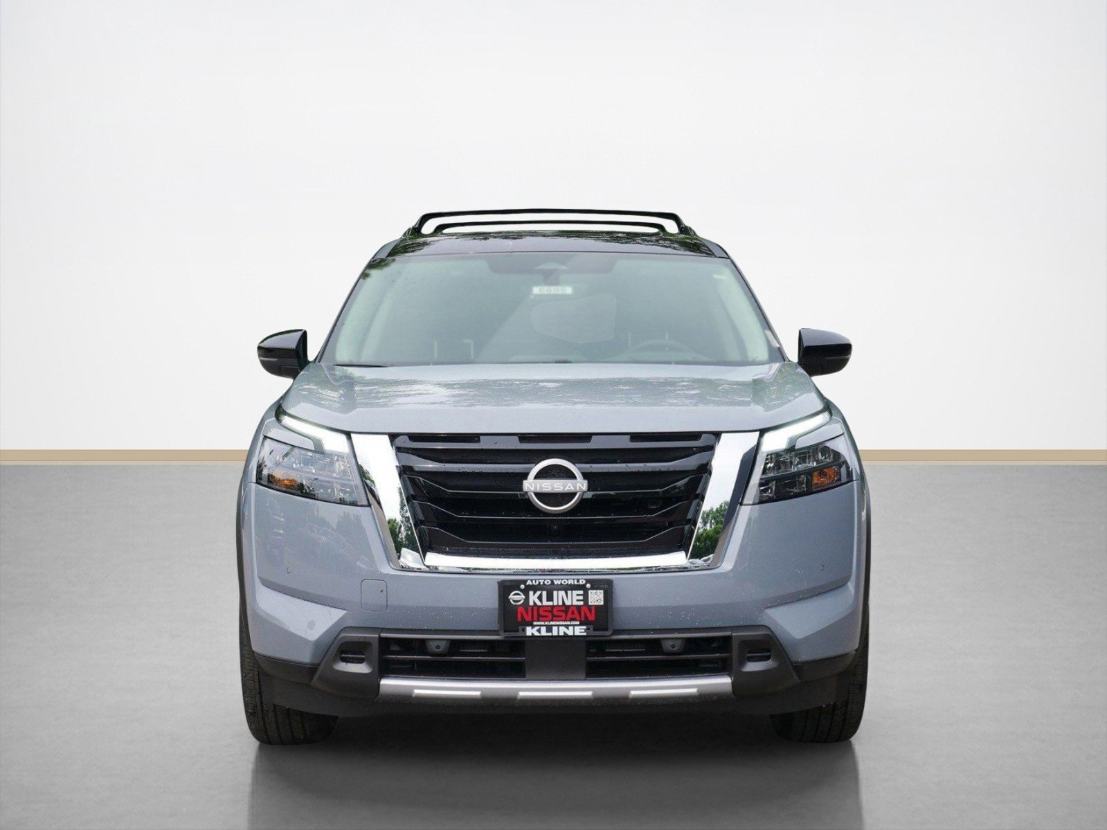 2025 Nissan Pathfinder Platinum photo 4