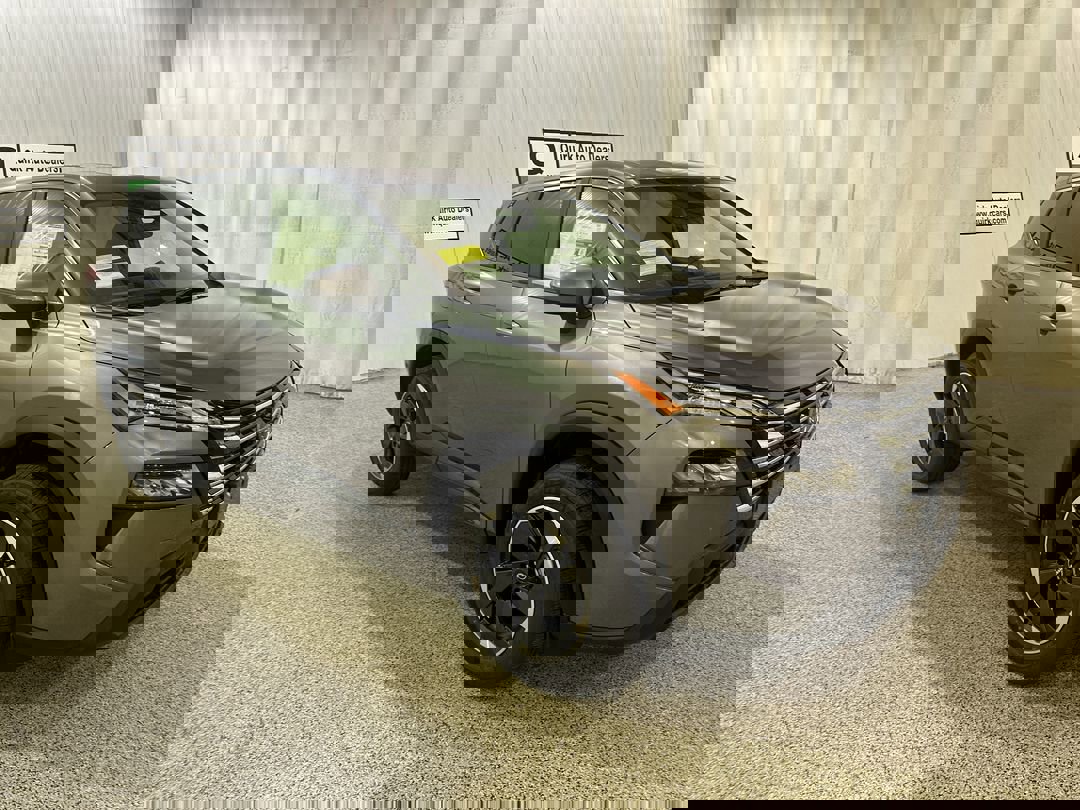 2026 Nissan Rogue SV's photo