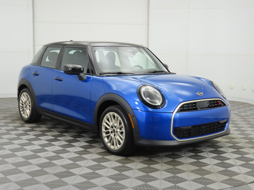 2025 Mini Cooper 4 Door Hardtop Signature photo 3
