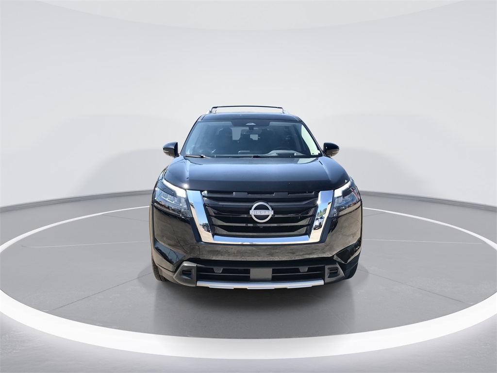 2025 Nissan Pathfinder Platinum photo 2