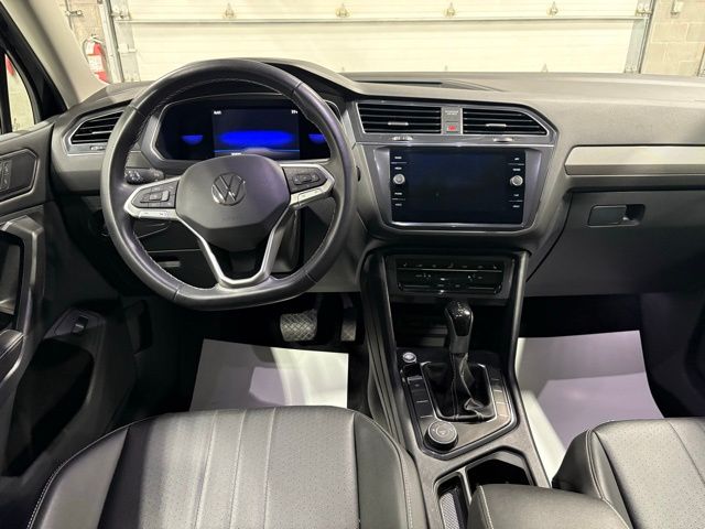 2022 Volkswagen Tiguan SE photo 12