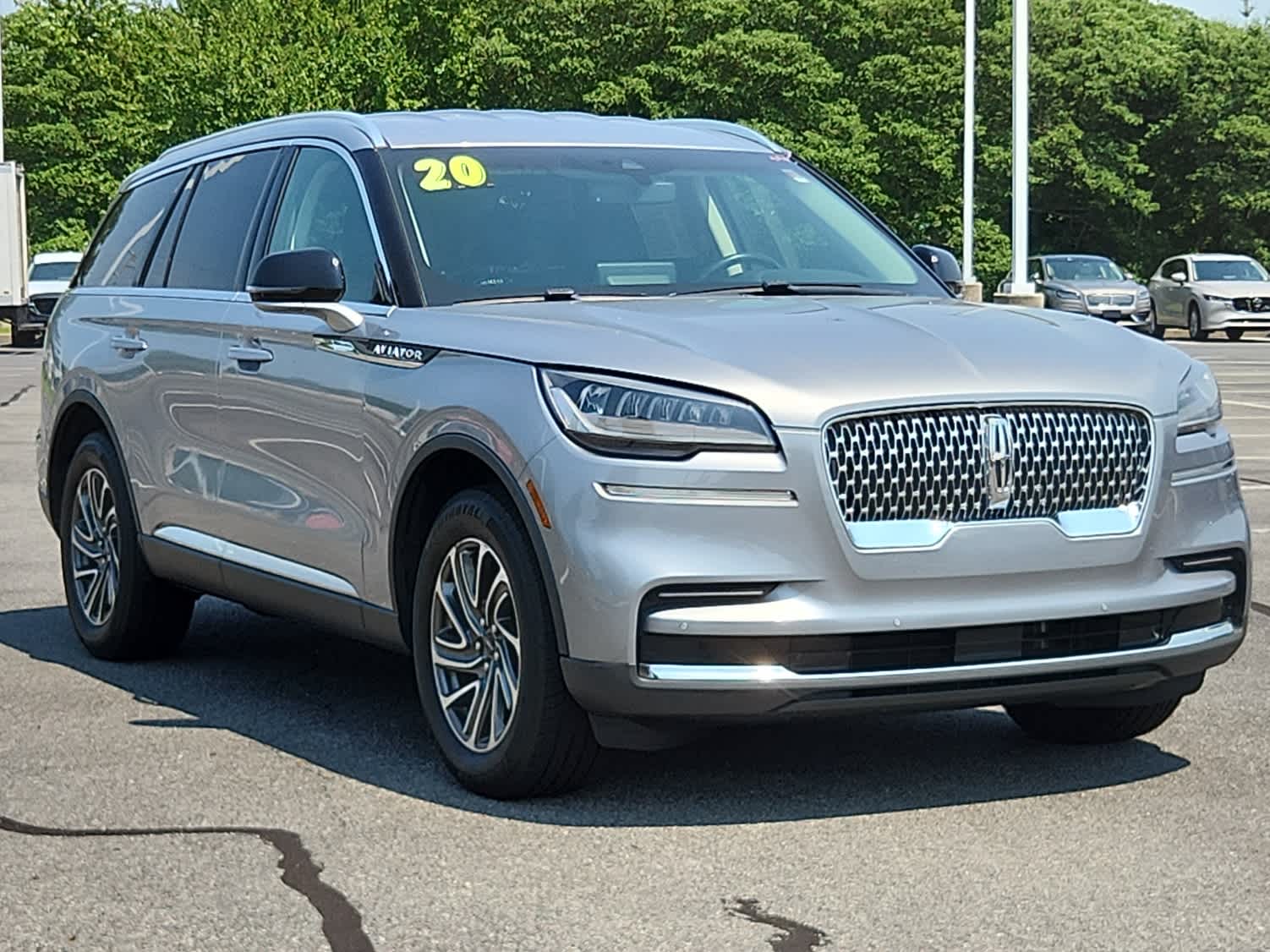 2020 Lincoln Aviator Standard photo 2