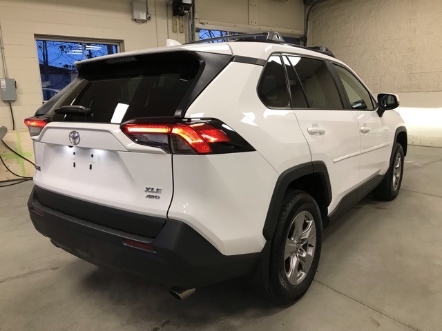 2025 Toyota RAV4 XLE photo 2