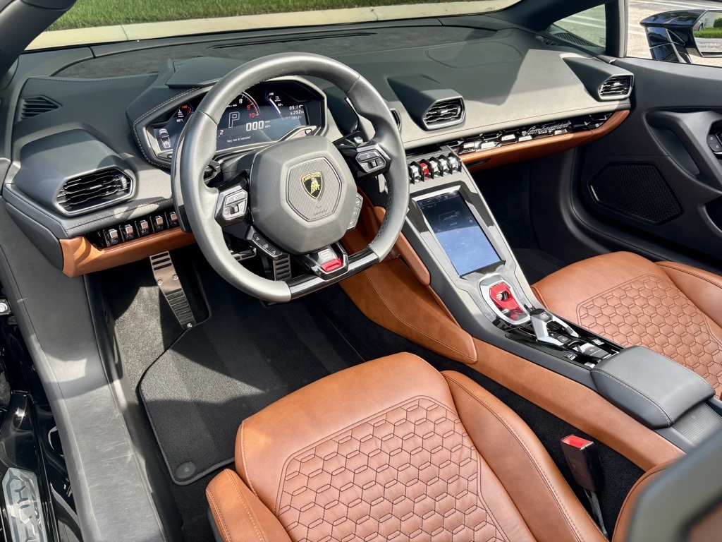 2020 Lamborghini Huracan Evo Base photo 19