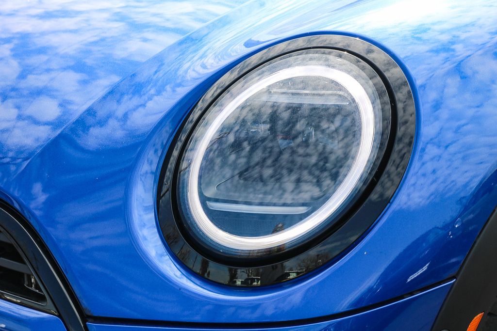 2025 Mini Cooper 2 Door Hardtop Signature photo 4
