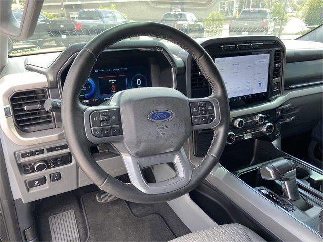 2023 Ford F-150 Lightning XLT photo 4