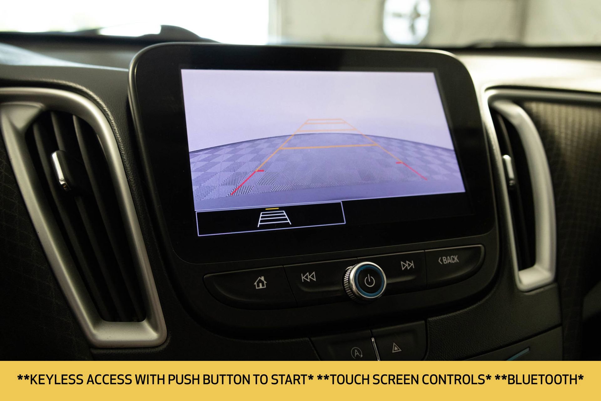 2023 Chevrolet Malibu 1LT photo 2