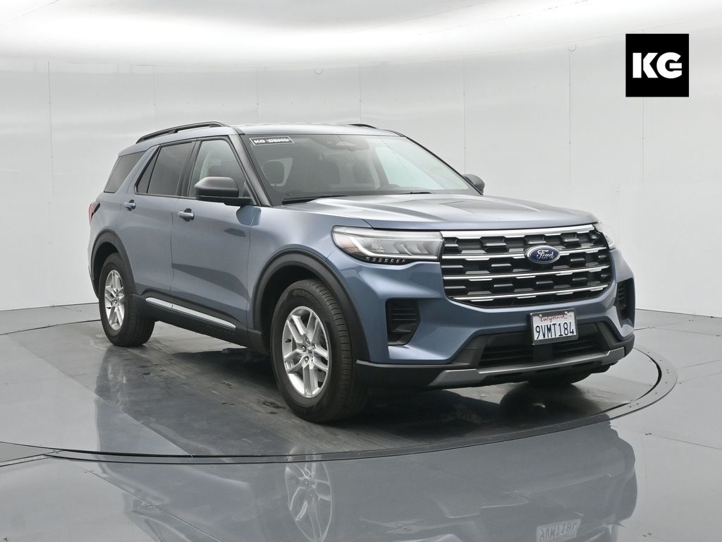 2025 Ford Explorer Active's photo