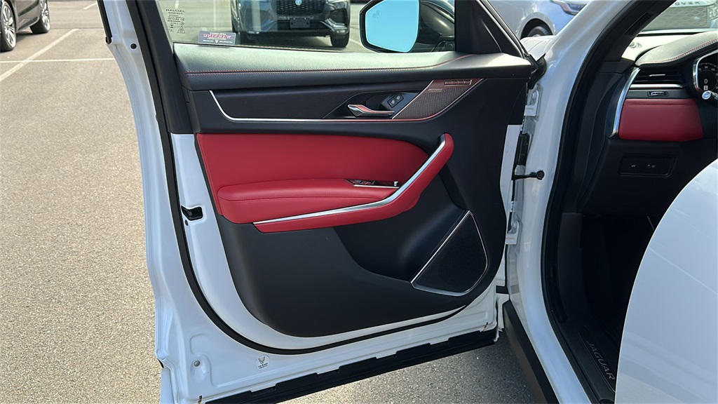 2024 Jaguar F-PACE P400 R-Dynamic S photo 9
