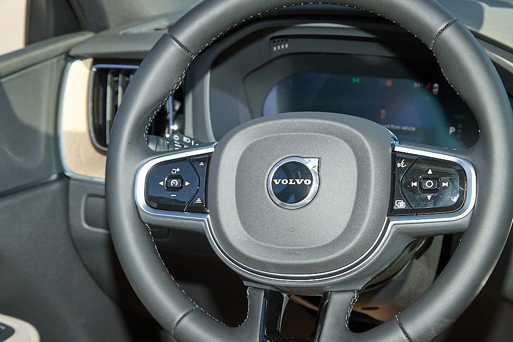 2026 VOLVO XC60 - Image 22