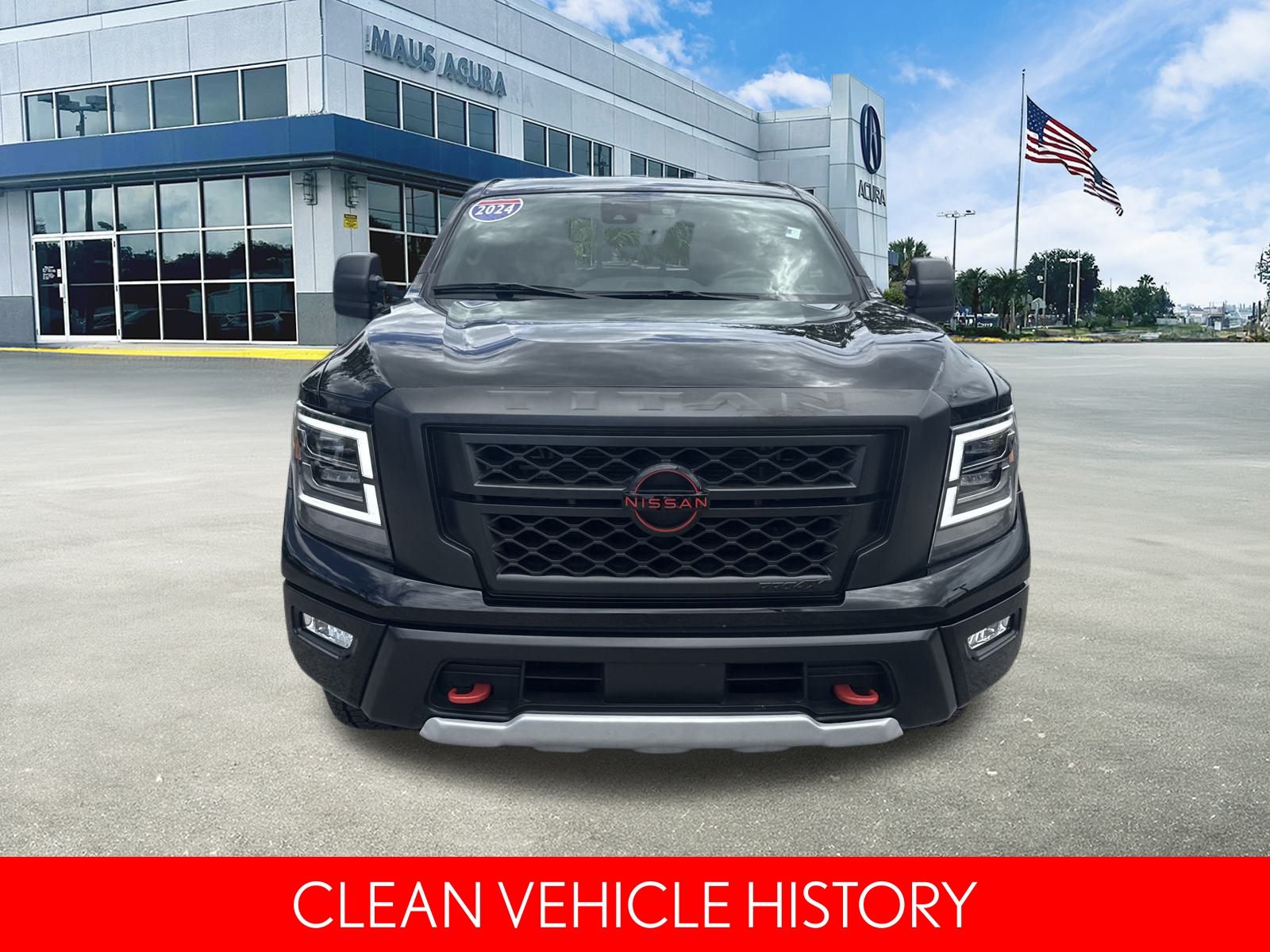 2024 Nissan Titan PRO-4X photo 3