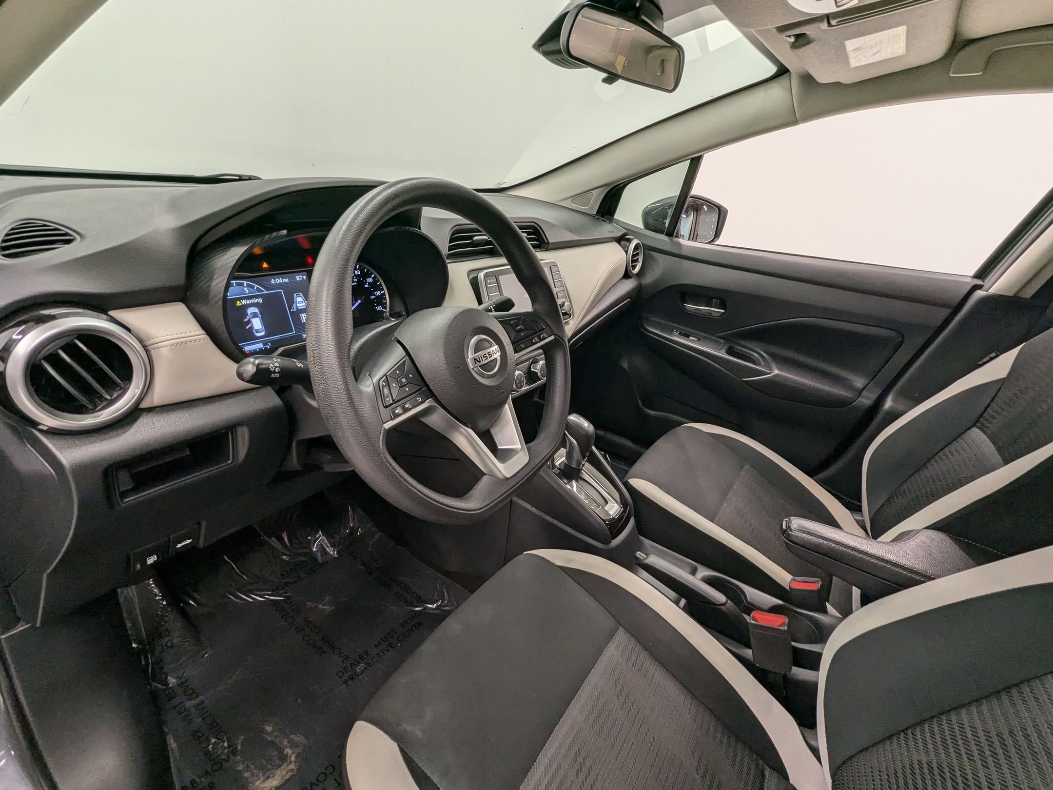 2020 Nissan Versa SV photo 3