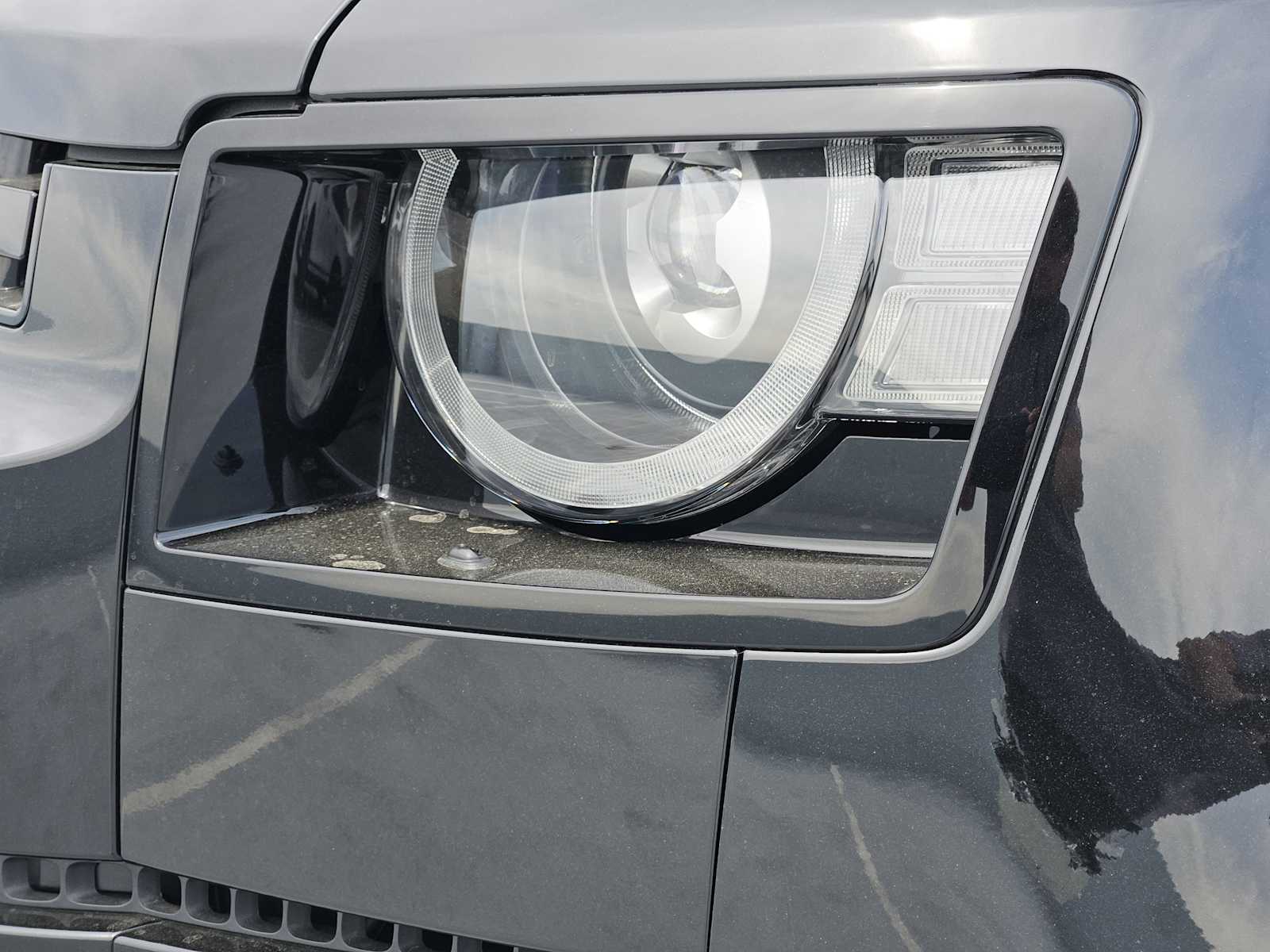 2025 Land Rover Defender 130 V8 photo 8