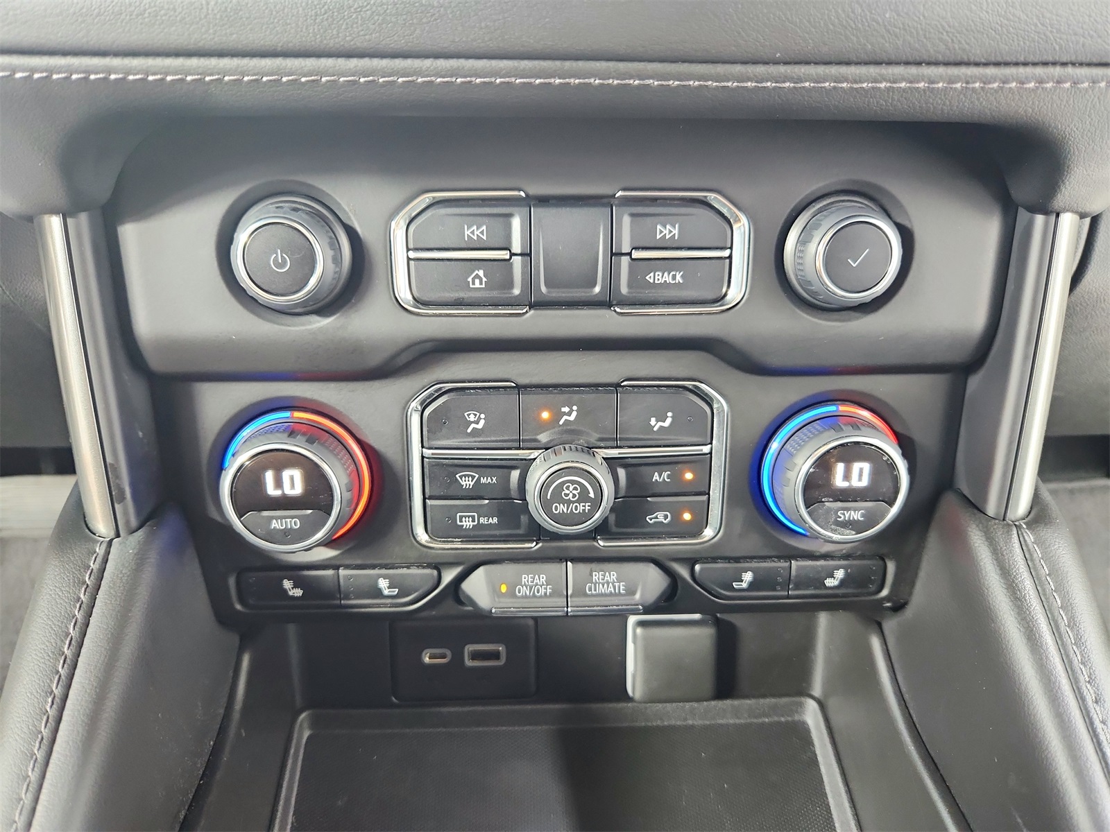 2022 Chevrolet Tahoe LT photo 26