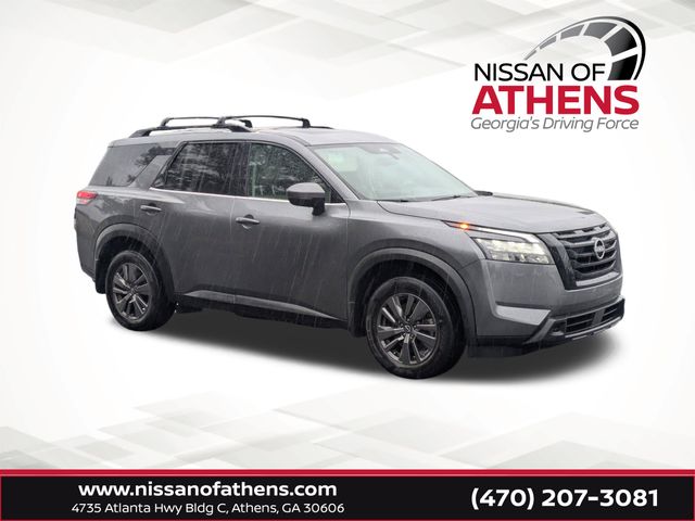2023 Nissan Pathfinder SV's photo